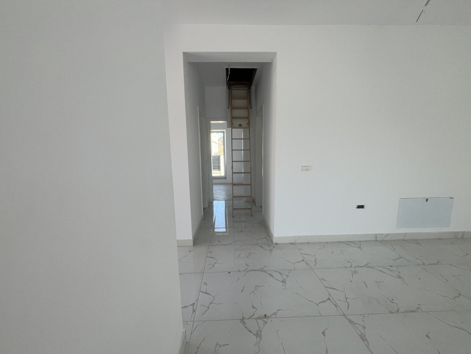 Duplex cu 4 camere si teren de 250 mp - Mosnita Noua 8, foxfort.ro
