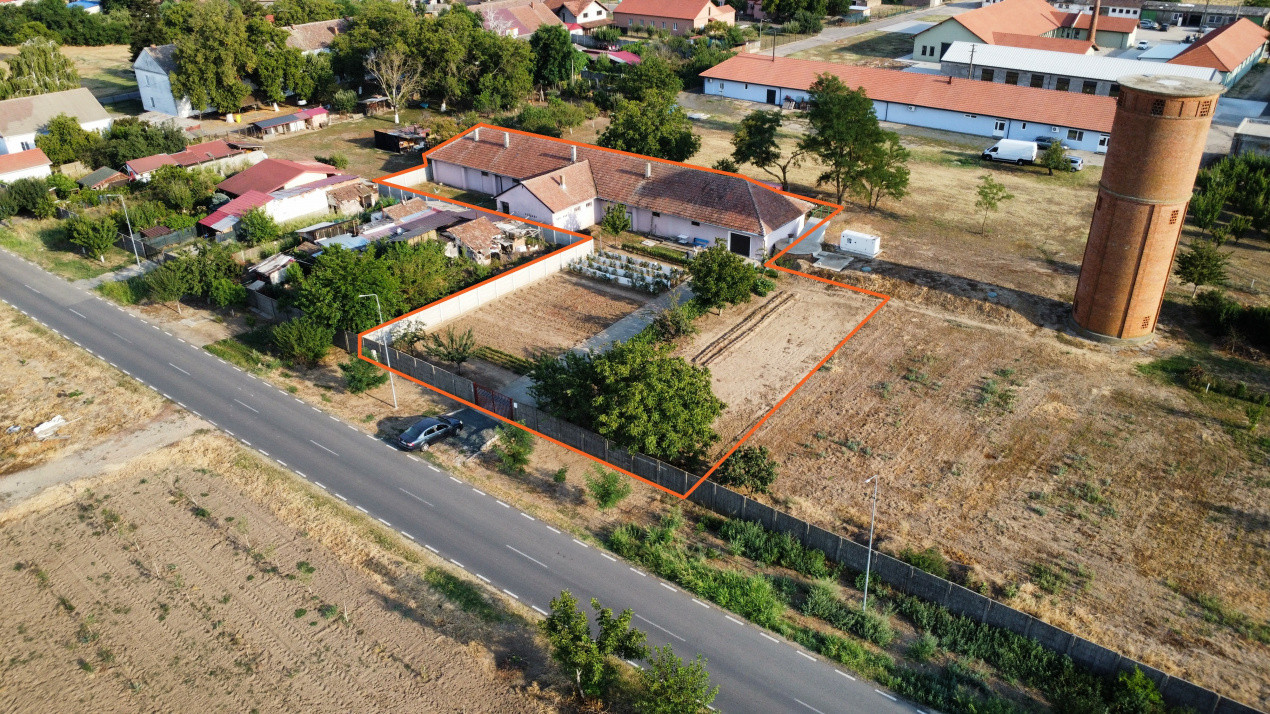 Spatiu de productie, 10 incaperi, 382 mp utili, 1800 mp teren, Peciu Nou 1, foxfort.ro