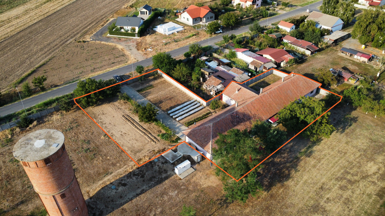 Spatiu de productie, 10 incaperi, 382 mp utili, 1800 mp teren, Peciu Nou 5, foxfort.ro