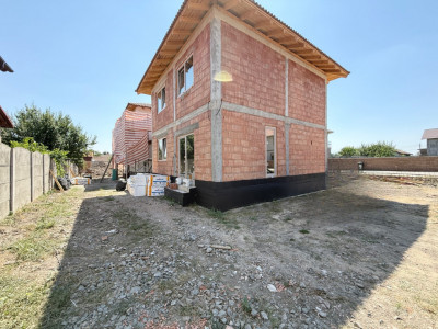 Duplex cu 4 camere | 101 mp utili | 390 mp teren | Toate utilitatile | Sacalaz 