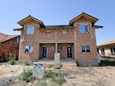 Duplex de vanzare 4 camere Drumul Boilor - Mosnita
