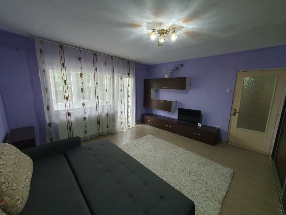 Apartament 2 camere decomandat, 55,6 mp utili - zona Steaua 11, foxfort.ro