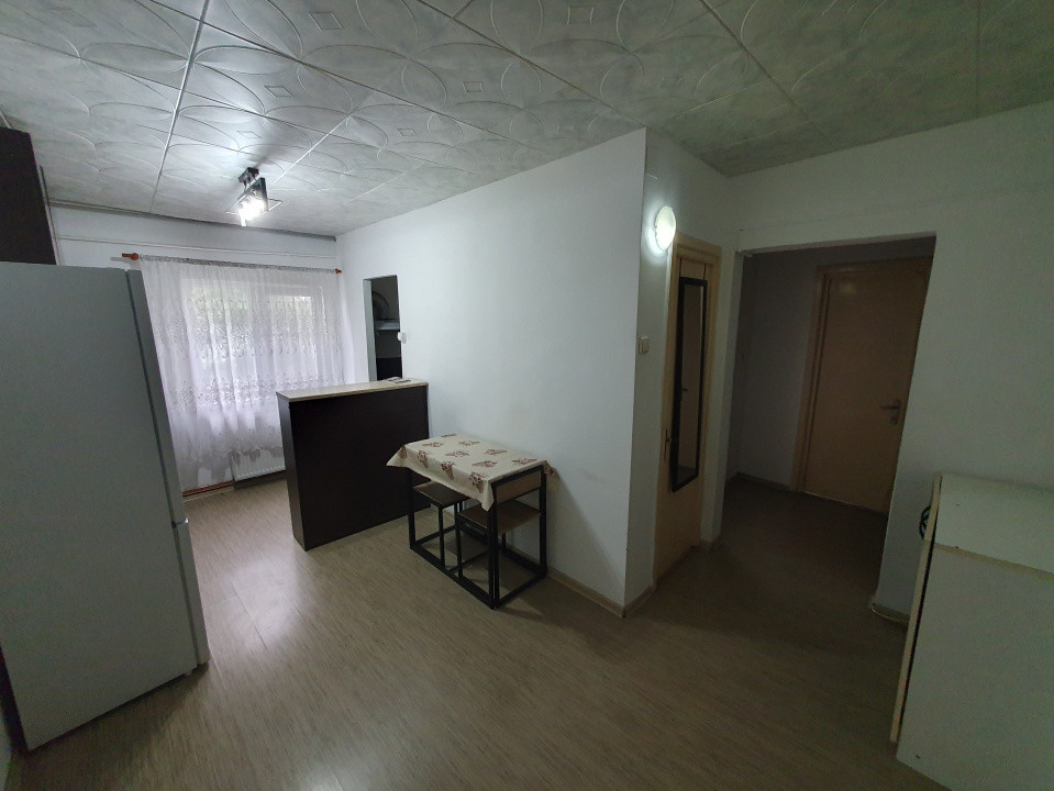 Apartament 2 camere decomandat, 55,6 mp utili - zona Steaua 14, foxfort.ro