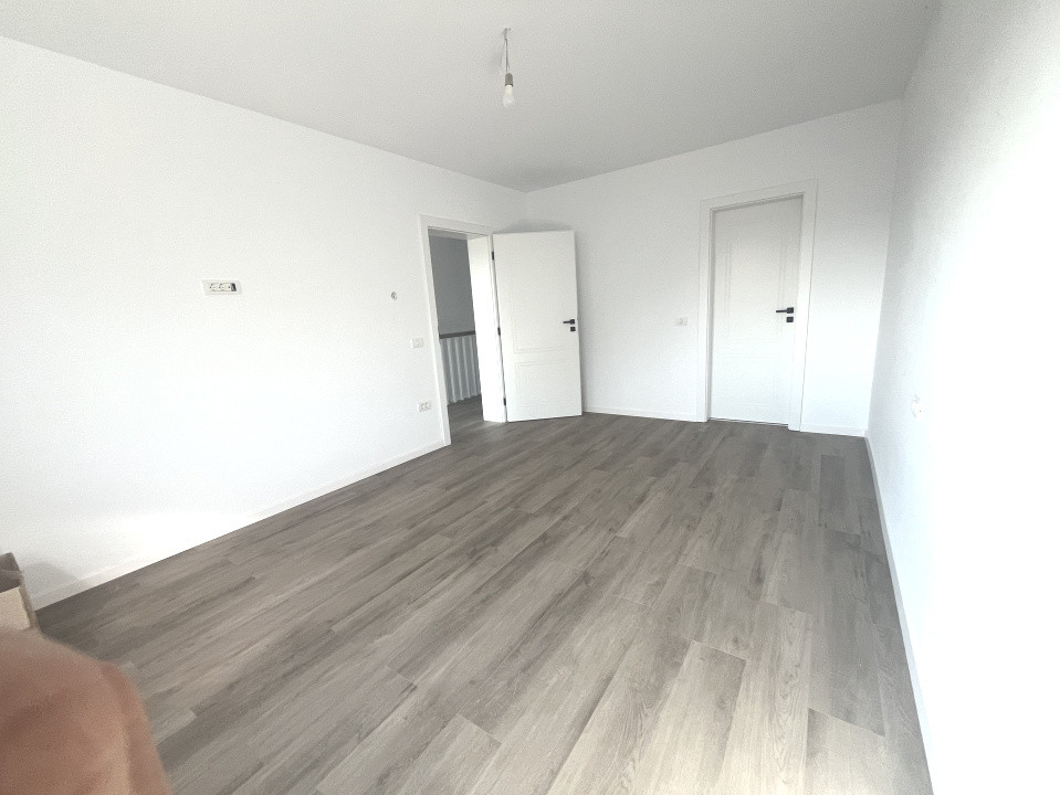 Duplex cu 4 camere si teren de 250 mp, cartier Serena 5, foxfort.ro
