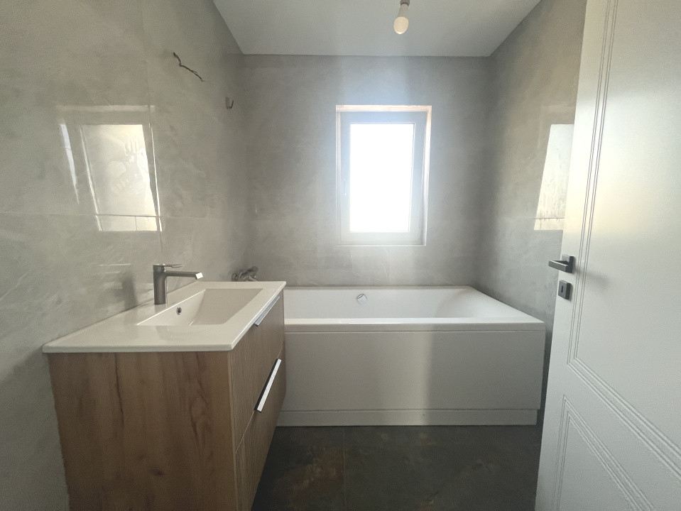 Duplex cu 4 camere si teren de 250 mp, cartier Serena 6, foxfort.ro