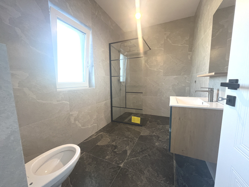 Duplex cu 4 camere si teren de 250 mp, cartier Serena 12, foxfort.ro
