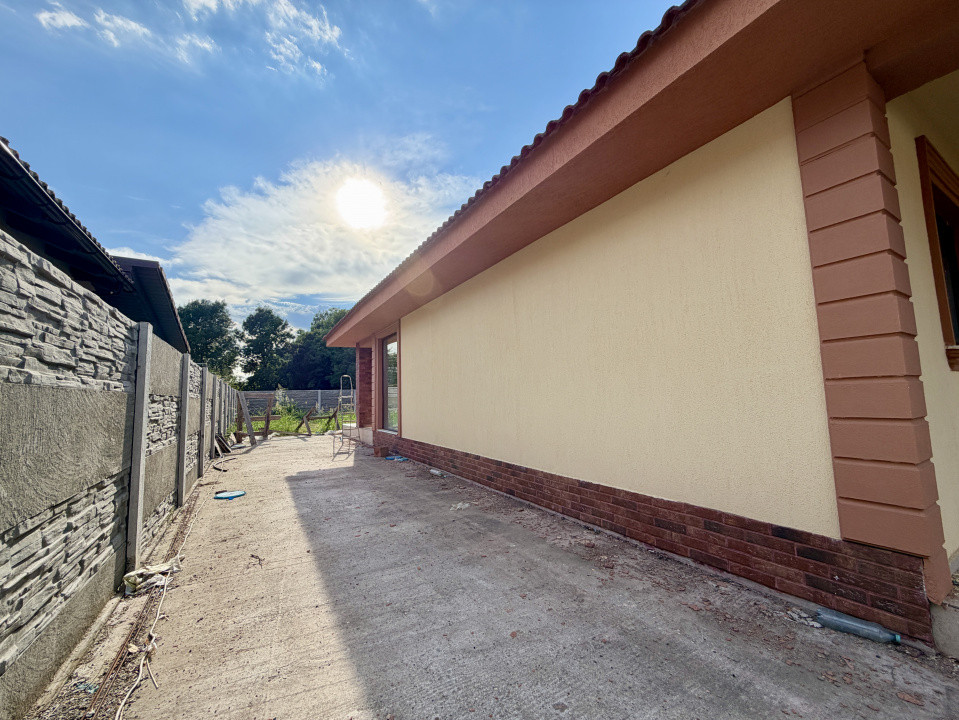 Casa individuala pe parter cu 3 camere, finisata in Sanmihaiu Roman 13, foxfort.ro