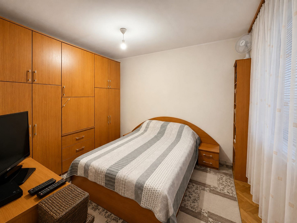 Apartament cu 3 camere de vanzare in zona Circumvalatiunii 3, foxfort.ro