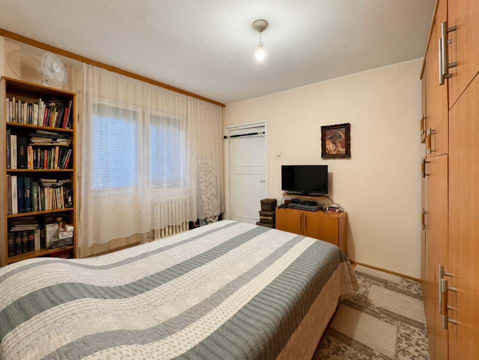 Apartament cu 3 camere de vanzare in zona Circumvalatiunii 4, foxfort.ro