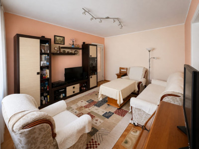 Apartament cu 3 camere de vanzare in zona Circumvalatiunii