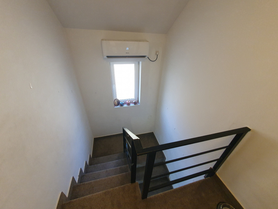 Casa individuala 4 camere si teren 408 mp in Sanmihaiu Roman 10, foxfort.ro