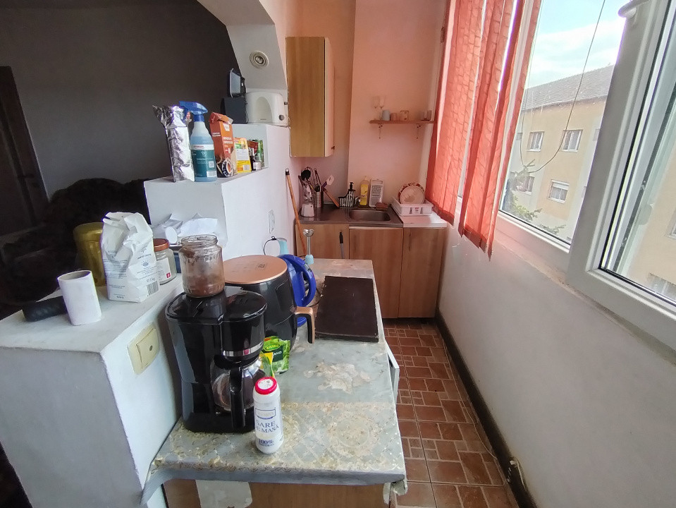 Apartament cu 3 camere de inchiriat in Timisoara, zona Dambovita 5, foxfort.ro
