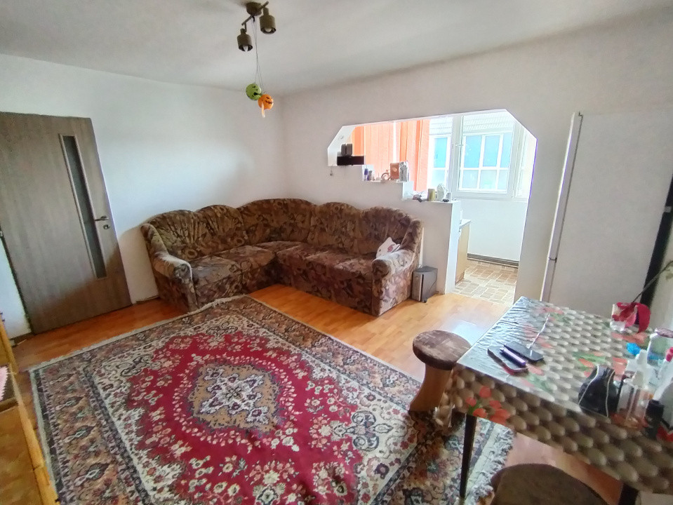 Apartament cu 3 camere de inchiriat in Timisoara, zona Dambovita 7, foxfort.ro