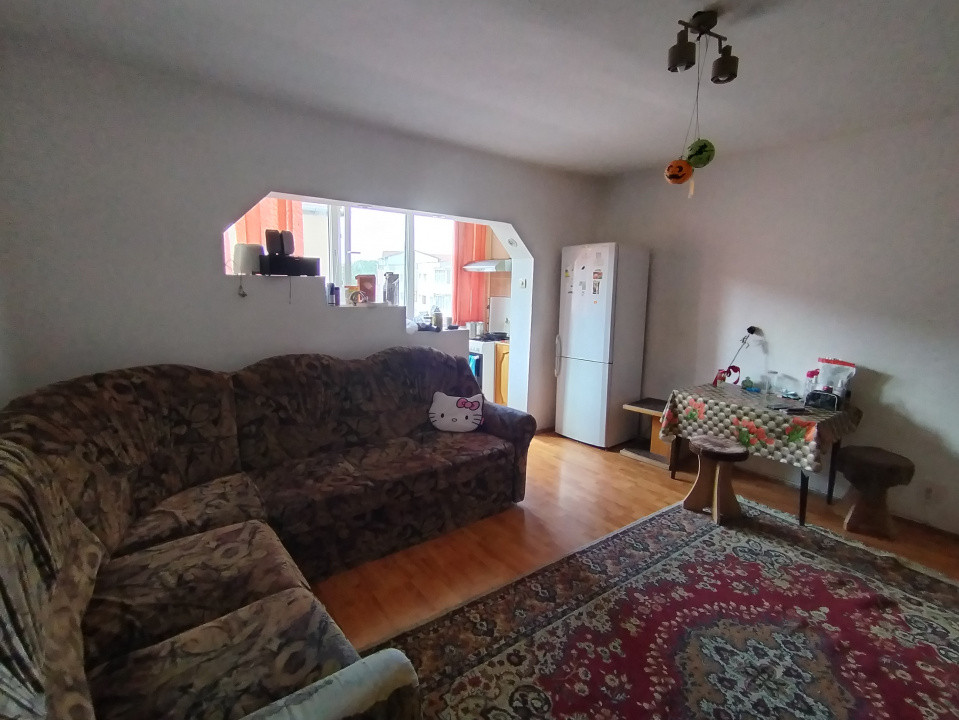 Apartament cu 3 camere de inchiriat in Timisoara, zona Dambovita 8, foxfort.ro