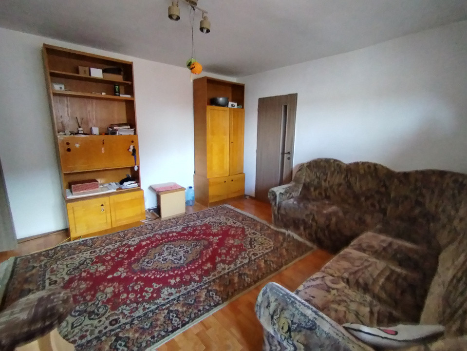 Apartament cu 3 camere de inchiriat in Timisoara, zona Dambovita 9, foxfort.ro