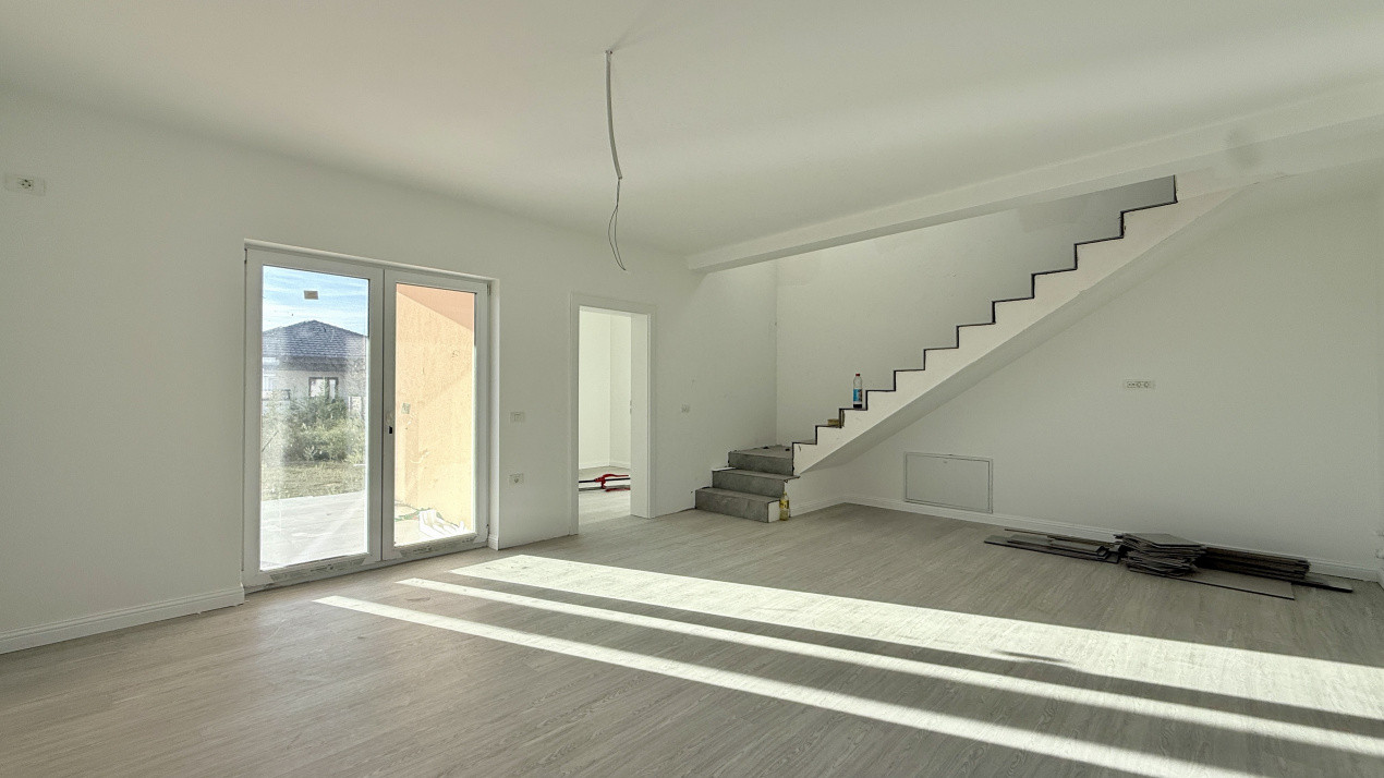 Duplex la cheie 4 camere - toate utilitatile - Mosnita zona Lidl Nou 4, foxfort.ro
