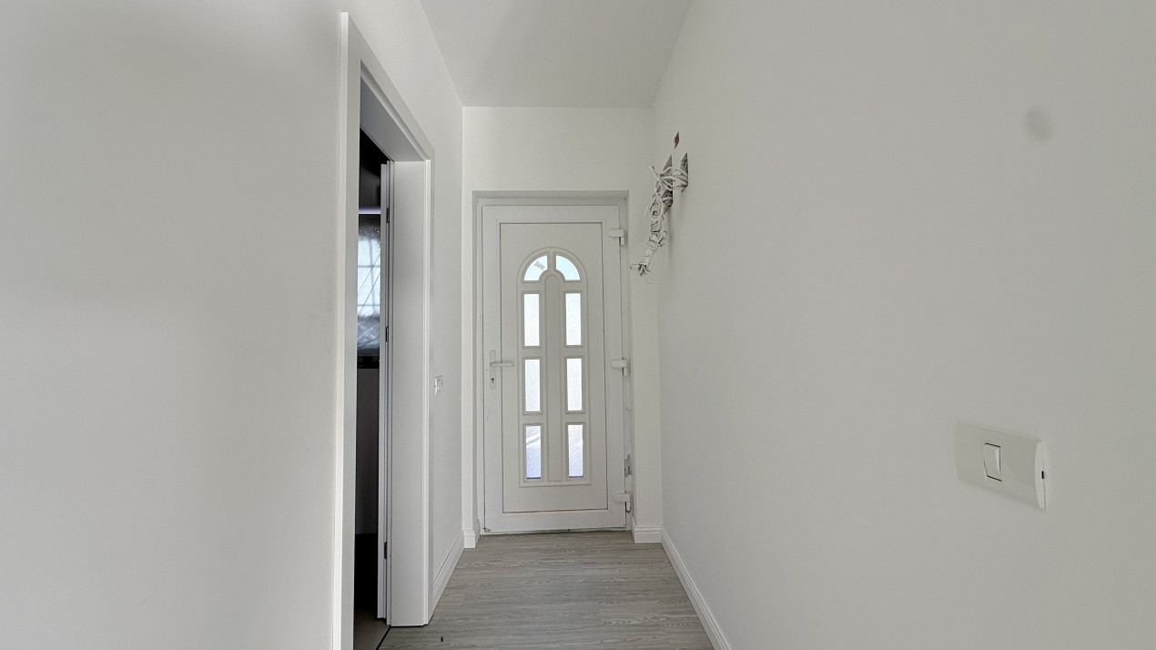 Duplex la cheie 4 camere - toate utilitatile - Mosnita zona Lidl Nou 11, foxfort.ro