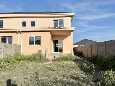 Duplex la cheie 4 camere - toate utilitatile - Mosnita zona Lidl Nou