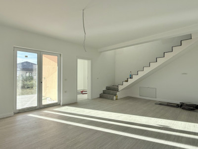 Duplex la cheie 4 camere - toate utilitatile - Mosnita zona Lidl Nou imagine mica 4, foxfort.ro