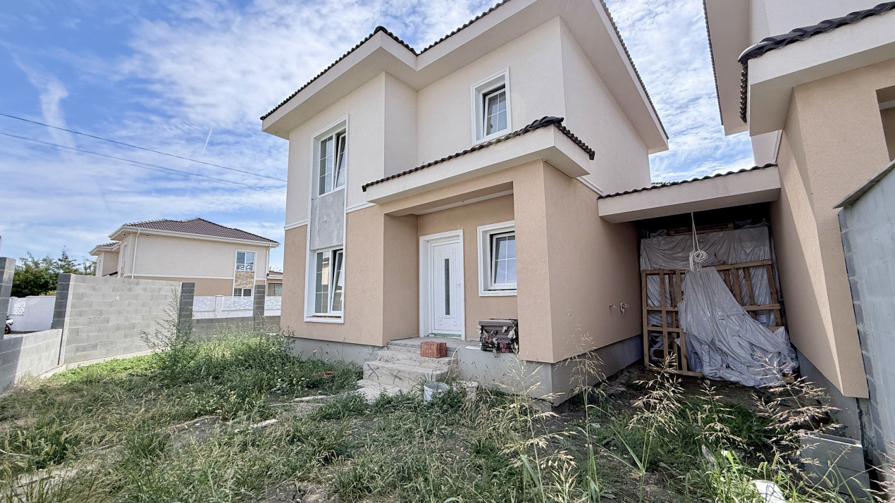 Duplex de vanzare, 4 camere despartit prin garaj - toate utilitatile Mosnita 1, foxfort.ro