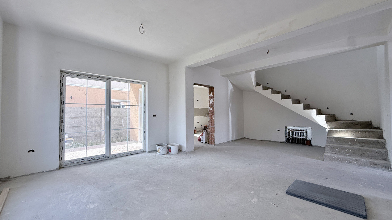 Duplex de vanzare, 4 camere despartit prin garaj - toate utilitatile Mosnita 5, foxfort.ro