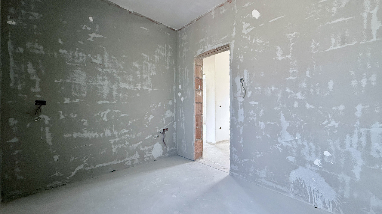 Duplex de vanzare, 4 camere despartit prin garaj - toate utilitatile Mosnita 15, foxfort.ro