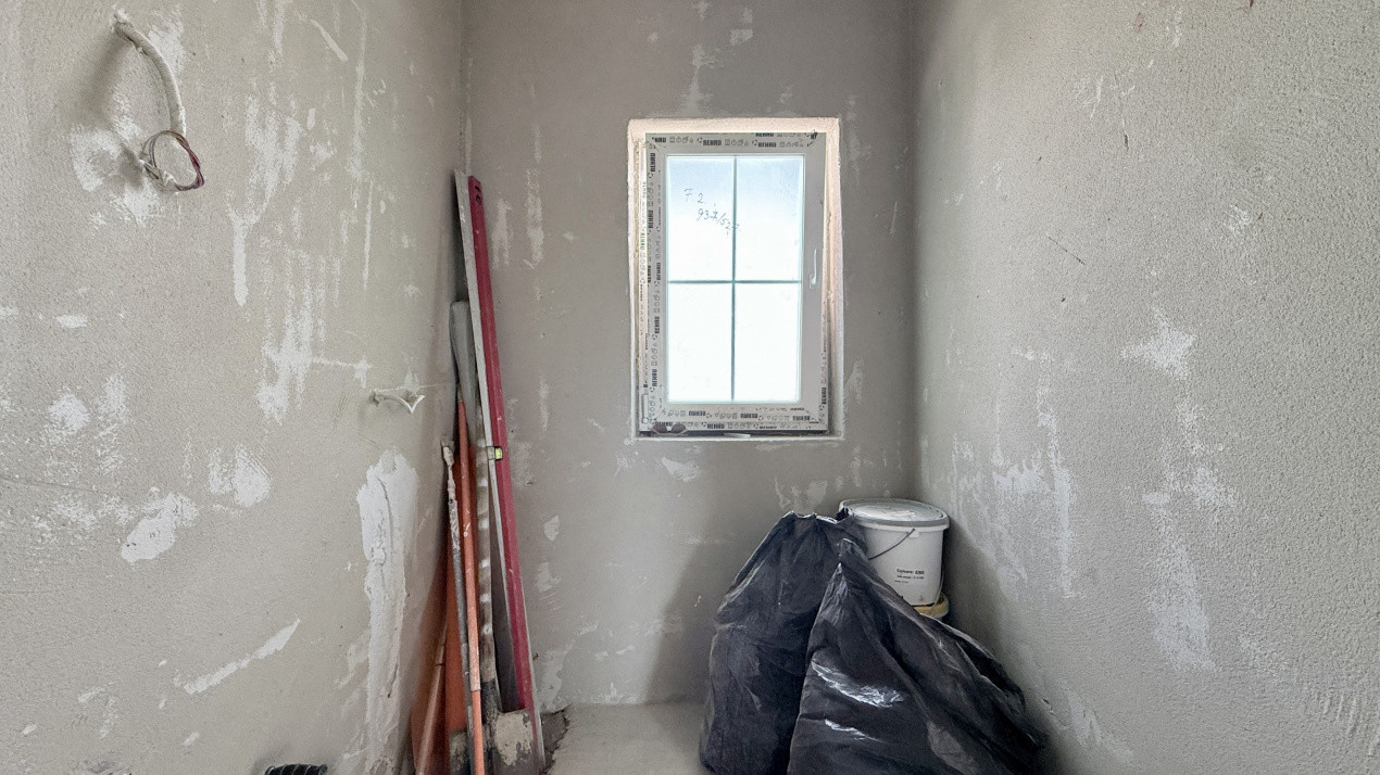 Duplex de vanzare, 4 camere despartit prin garaj - toate utilitatile Mosnita 19, foxfort.ro