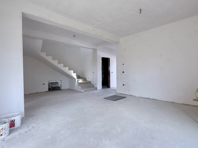 Duplex de vanzare, 4 camere despartit prin garaj - toate utilitatile Mosnita imagine mica 3, foxfort.ro