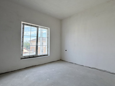Duplex de vanzare, 4 camere despartit prin garaj - toate utilitatile Mosnita imagine mica 10, foxfort.ro