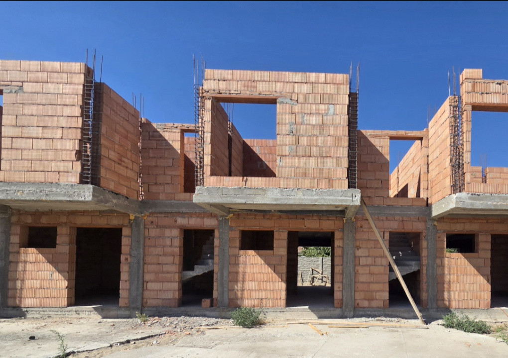 Casa 4 camere de vanzare| pret de apartament| 115 mp construiti| Arad| Zona Gai 5, foxfort.ro