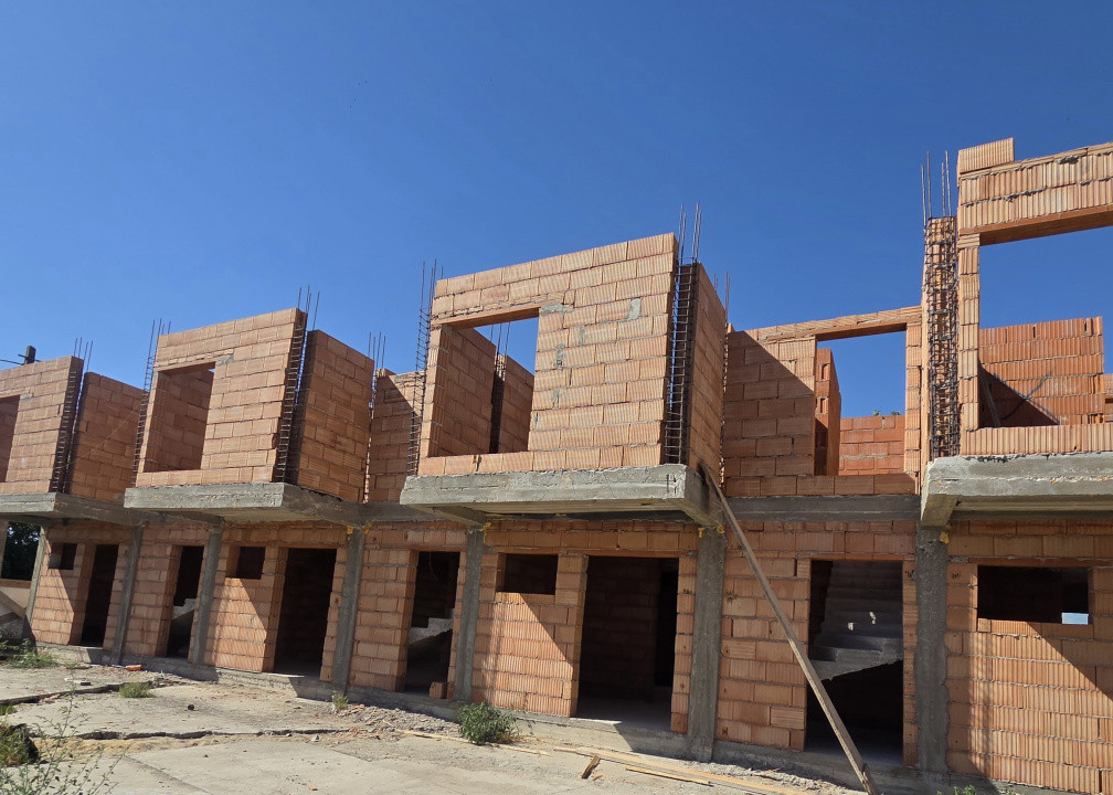 Casa 4 camere de vanzare| pret de apartament| 115 mp construiti| Arad| Zona Gai 6, foxfort.ro