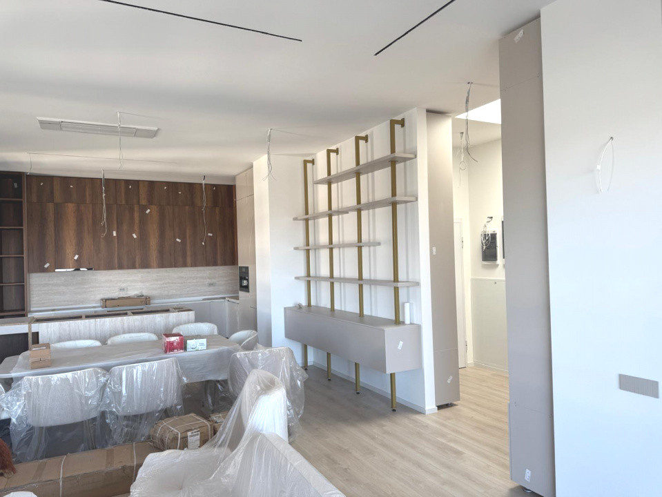 Penthouse 4 camere, 2 bai, 2 balcoane, loc parcare in CF 3, foxfort.ro