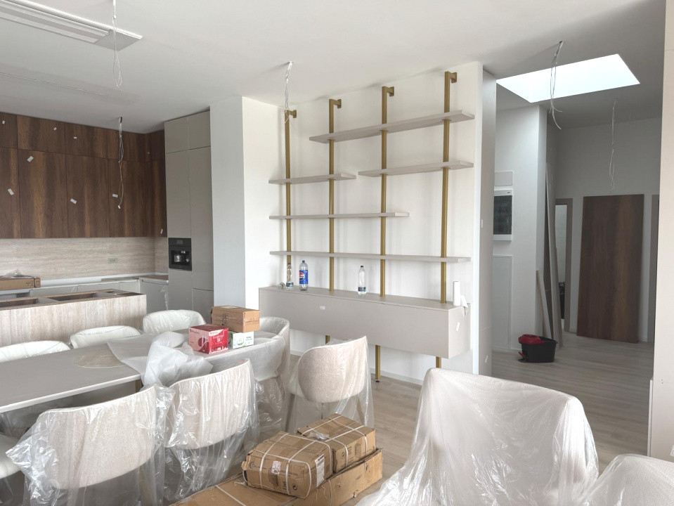 Penthouse 4 camere, 2 bai, 2 balcoane, loc parcare in CF 5, foxfort.ro
