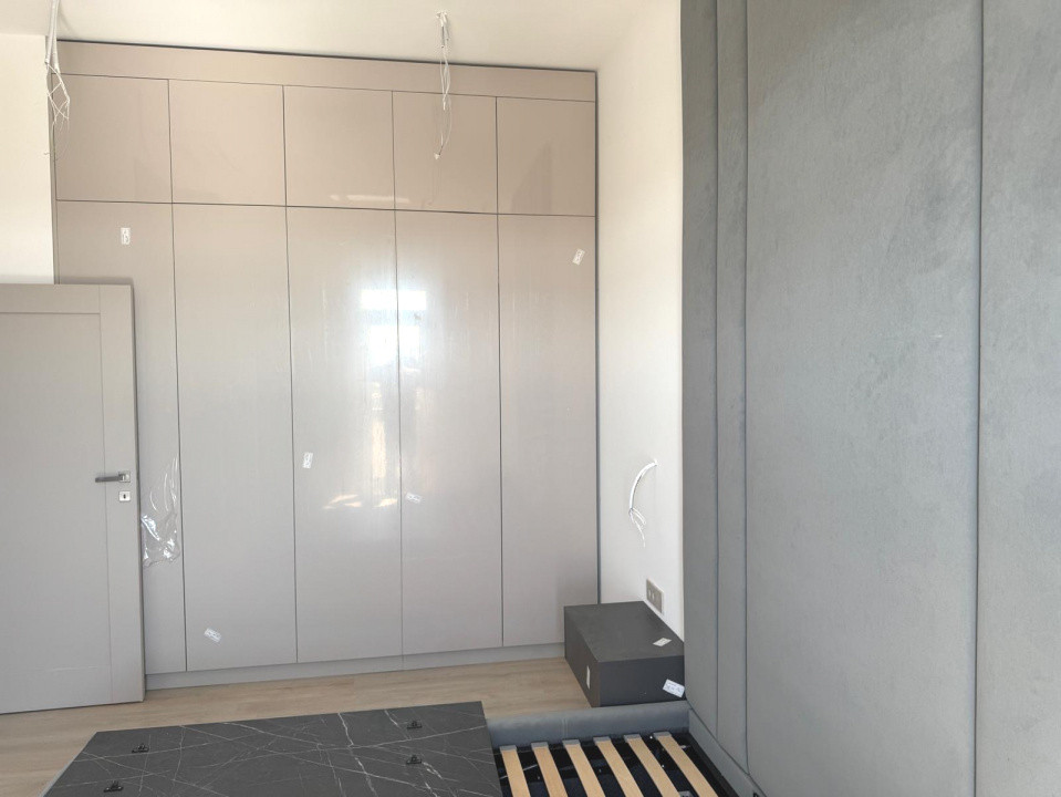 Penthouse 4 camere, 2 bai, 2 balcoane, loc parcare in CF 8, foxfort.ro