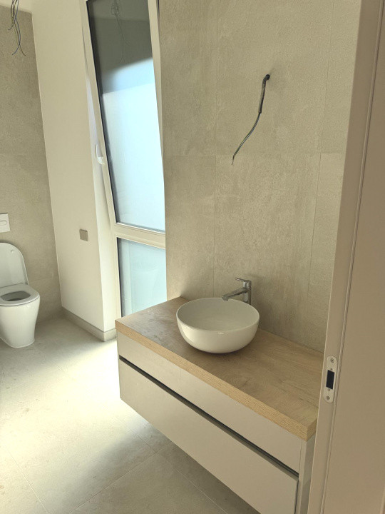 Penthouse 4 camere, 2 bai, 2 balcoane, loc parcare in CF 13, foxfort.ro