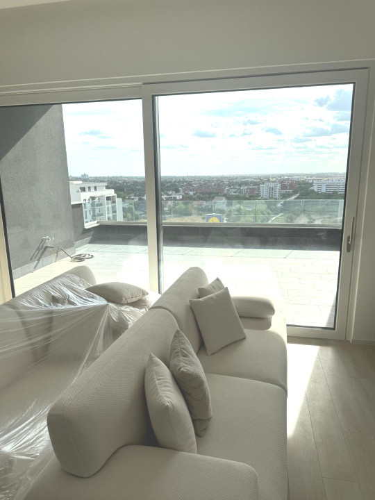 Penthouse 4 camere, 2 bai, 2 balcoane, loc parcare in CF 16, foxfort.ro