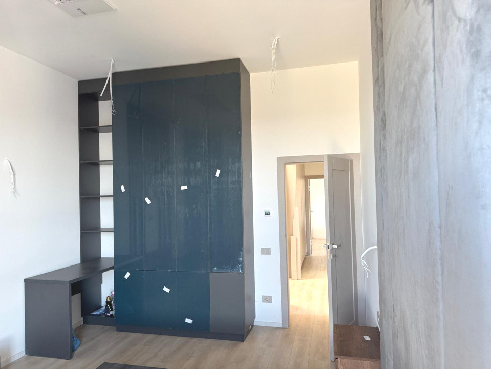 Penthouse 4 camere, 2 bai, 2 balcoane, loc parcare in CF 21, foxfort.ro