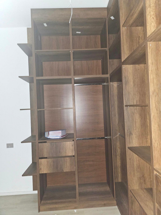 Penthouse 4 camere, 2 bai, 2 balcoane, loc parcare in CF 22, foxfort.ro
