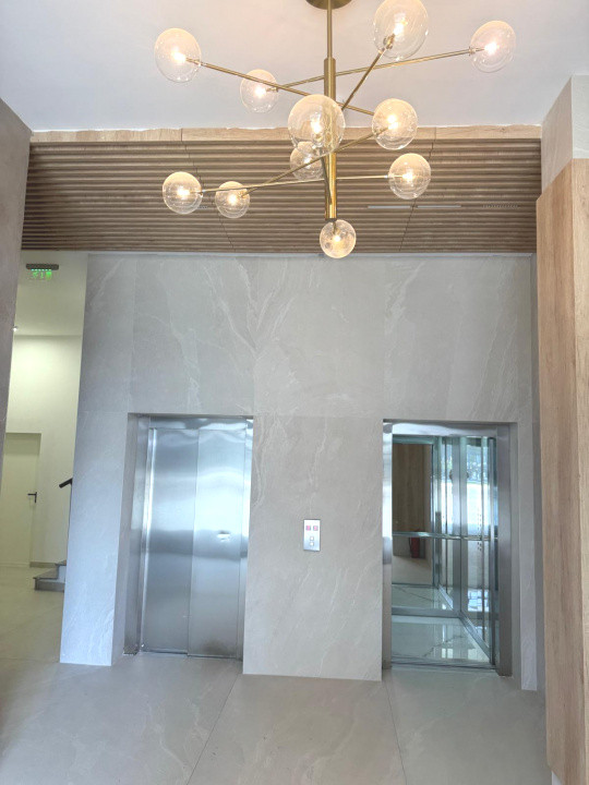 Penthouse 4 camere, 2 bai, 2 balcoane, loc parcare in CF 7, foxfort.ro