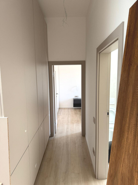 Penthouse 4 camere, 2 bai, 2 balcoane, loc parcare in CF 9, foxfort.ro