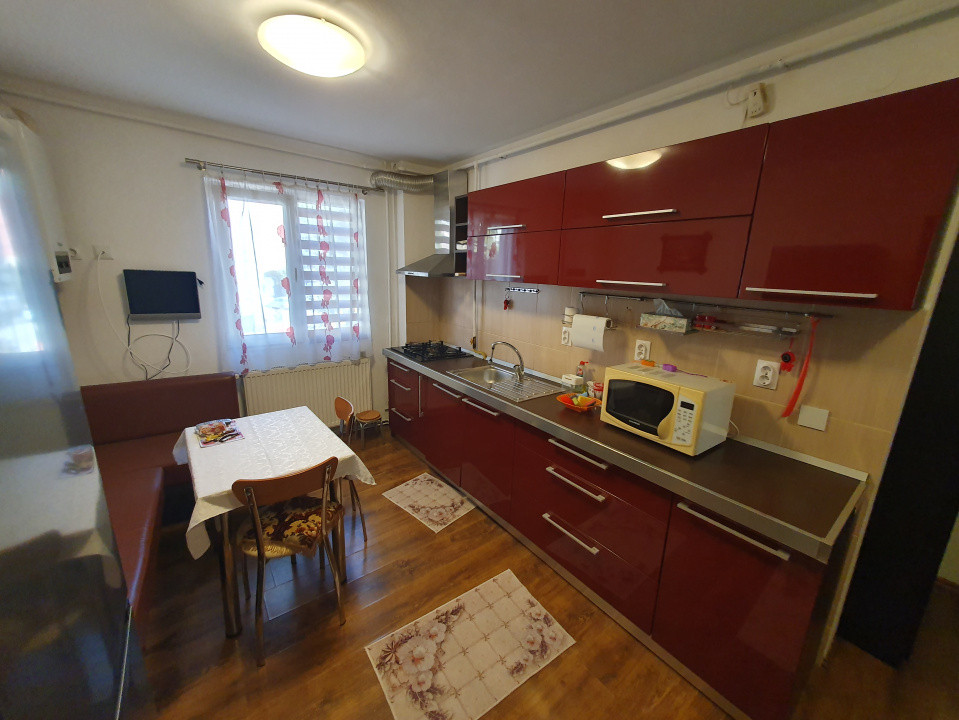 Apartament cu 2 camere de inchiriat, etaj 1, cu lift, zona Sagului 4, foxfort.ro