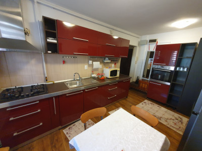 Apartament cu 2 camere de inchiriat, etaj 1, cu lift, zona Sagului