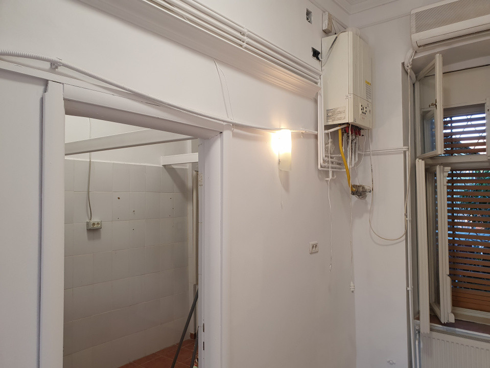 Spatiu comercial de inchiriat, 42 mp, in Piata Mocioni 8, foxfort.ro