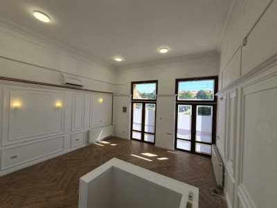 Spatiu comercial de inchiriat, 42 mp, in Piata Mocioni