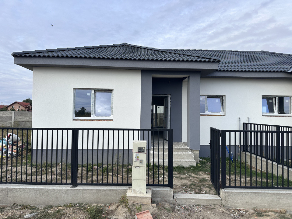 Vand duplex 3 camere ,69 mp, Mosnita Noua 1, foxfort.ro