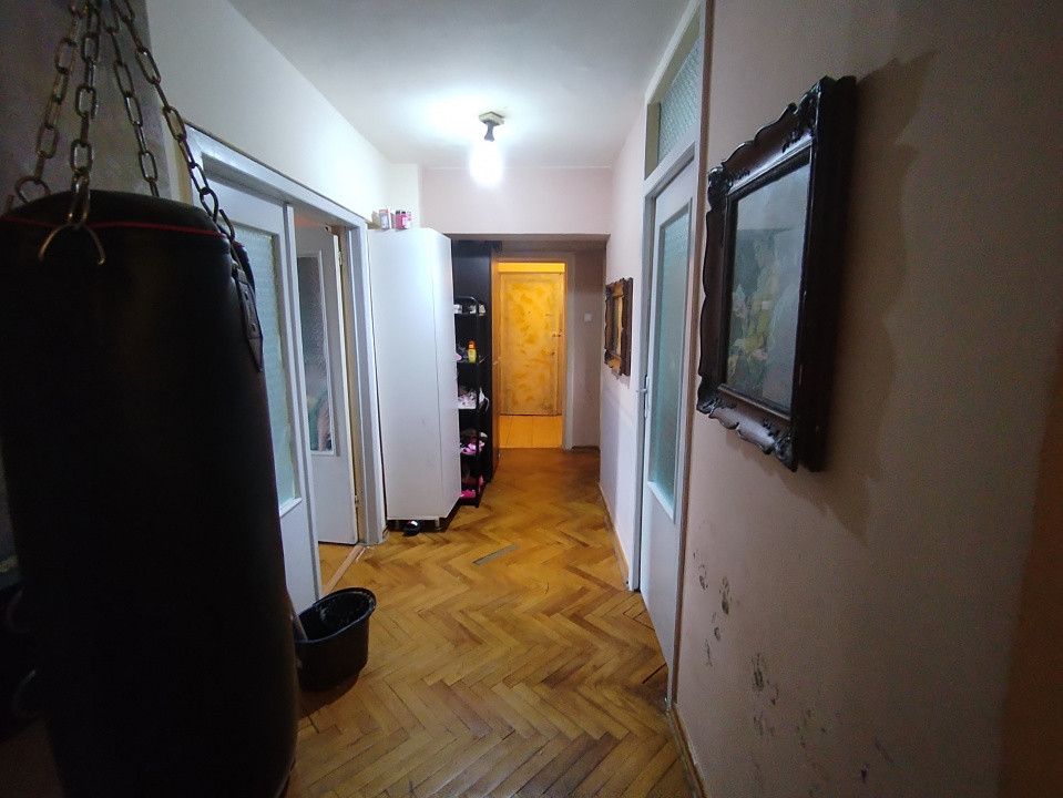 Apartament cu 4 camere de vanzare in Timisoara, zona Sagului 21, foxfort.ro