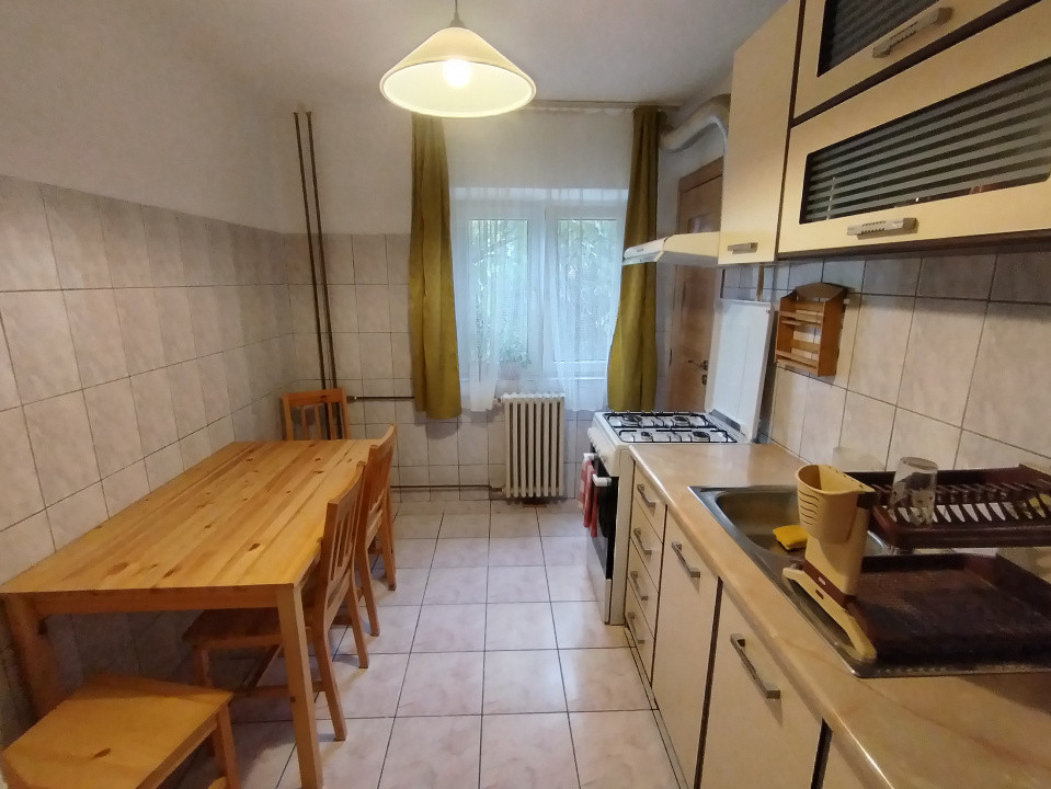 Apartament cu 3 camere de inchiriat in Timisoara, zona Girocului 15, foxfort.ro