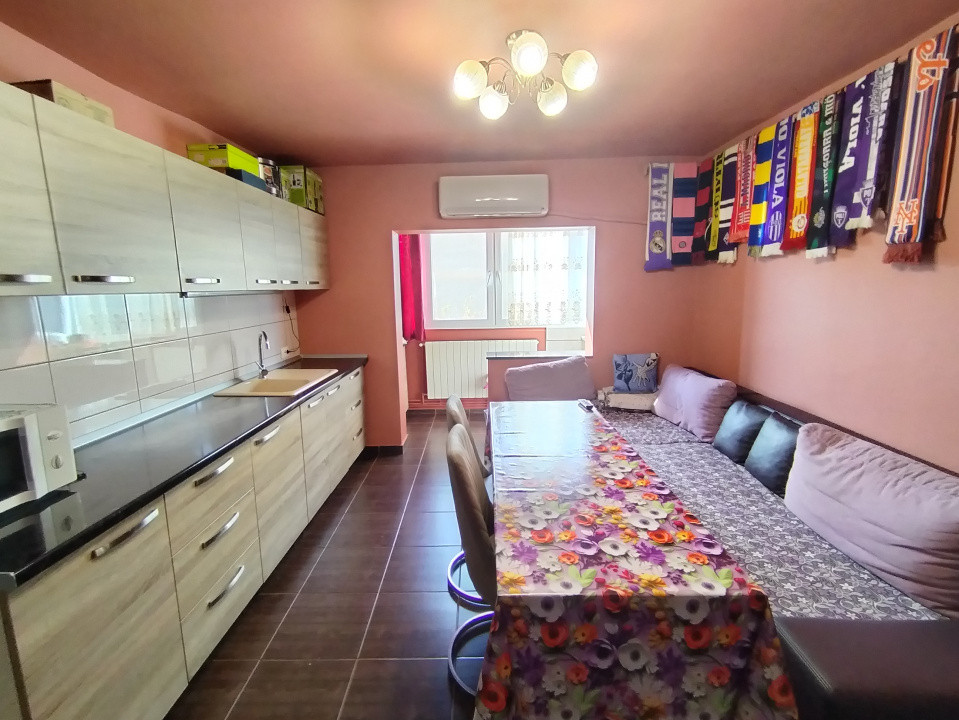 Apartament cu 4 camere de inchiriat in Timisoara, zona Soarelui 3, foxfort.ro