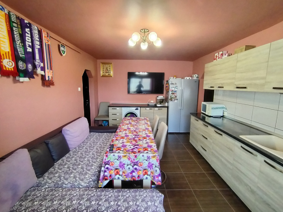 Apartament cu 4 camere de inchiriat in Timisoara, zona Soarelui 4, foxfort.ro