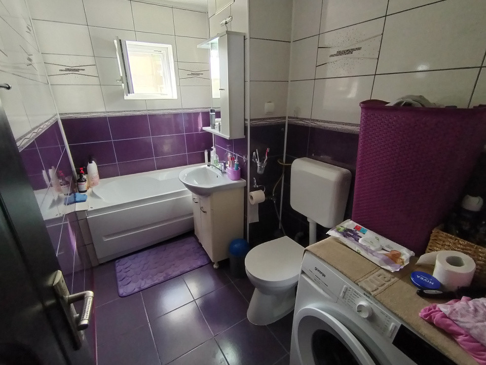 Apartament cu 4 camere de inchiriat in Timisoara, zona Soarelui 13, foxfort.ro